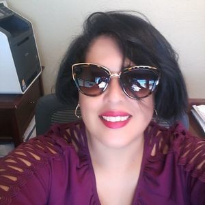 Meet your Posher, Ines